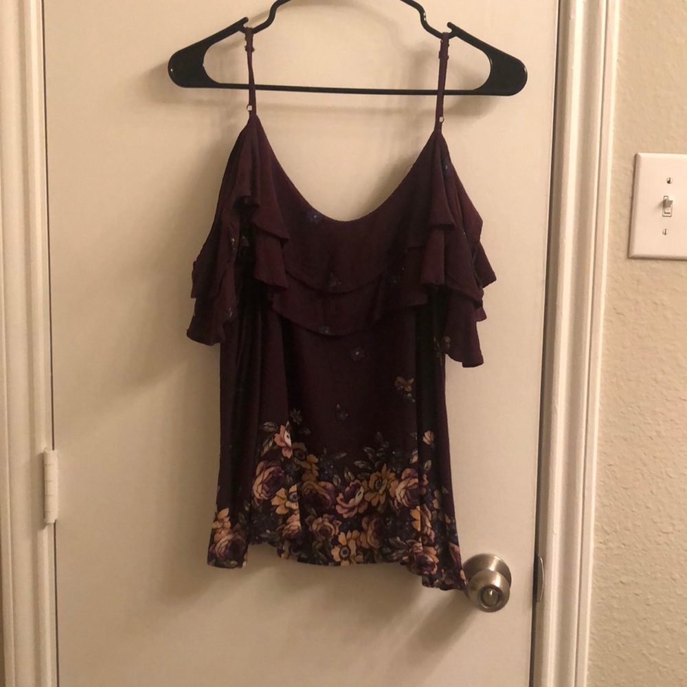 Peekaboo shoulder summer blouse